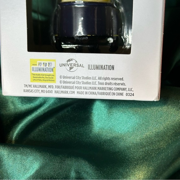 Hallmark Despicable Me 4 Gus in AVL Suit Ornament • NIB 2024 - Picture 9 of 9